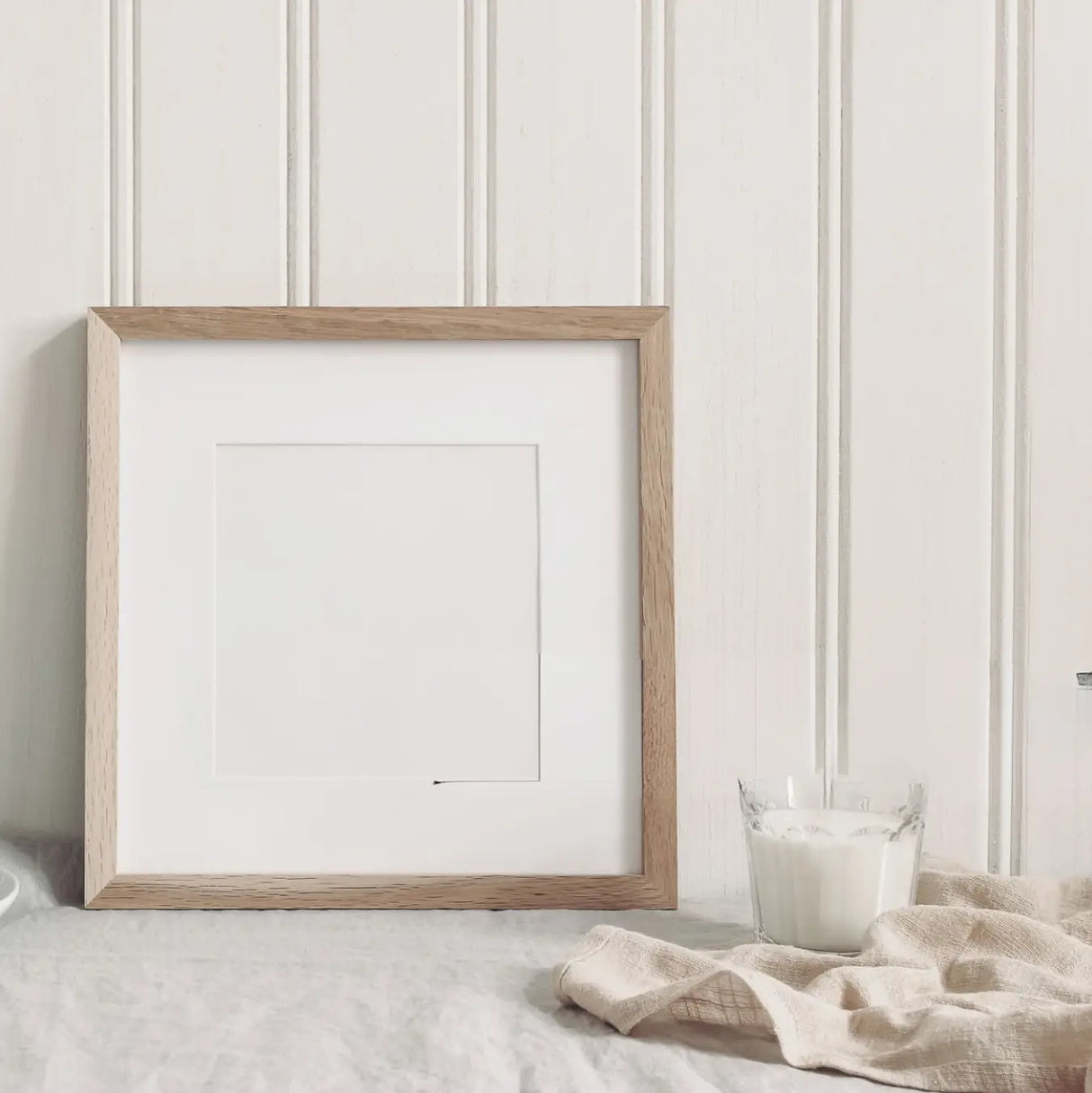 Traditional bead and butt MDF wall panelling kit for bedroom